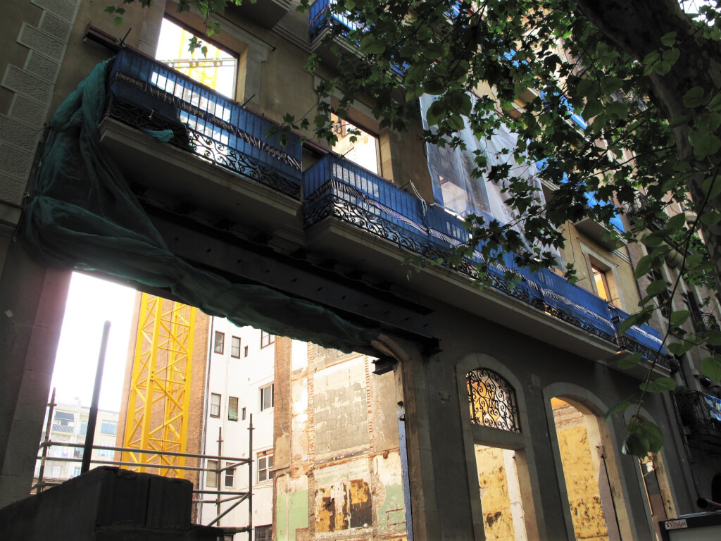 Técnica y memoria · Destrucción de Barcelona | Barcelona [2016]